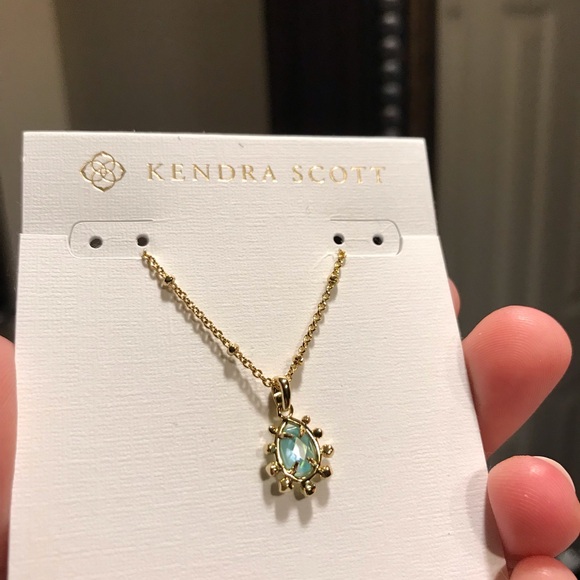 Kendra Scott Gold and Green Pendant Necklace - Picture 2 of 9